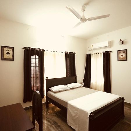 Daffodils Inn Alappuzha Exterior foto