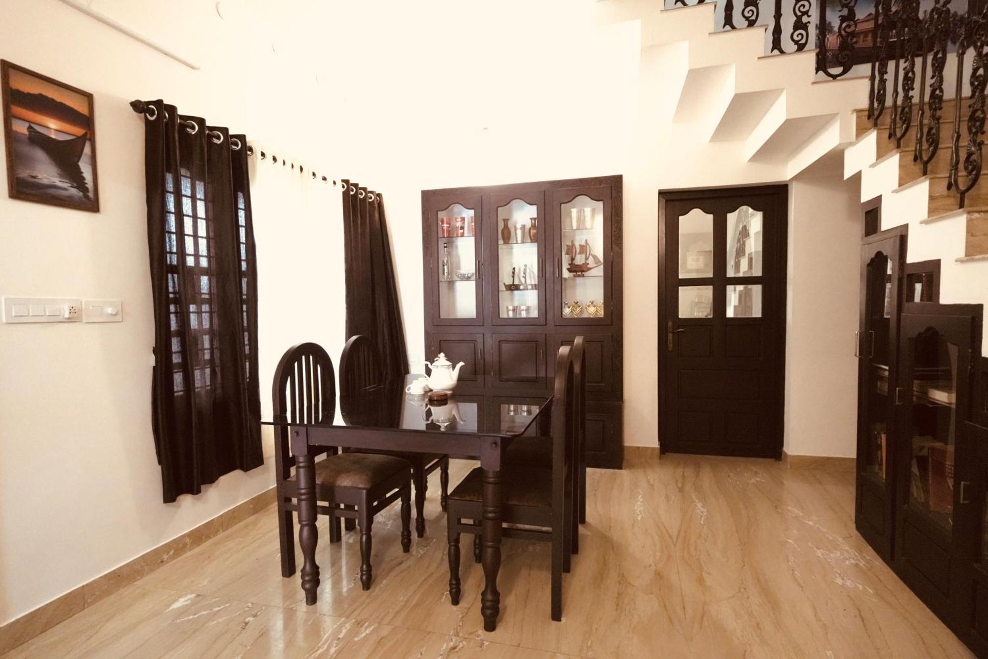 Daffodils Inn Alappuzha Exterior foto